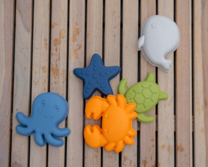 Filibabba Silikonowy zestaw zabawek do piasku 5 szt. Animals of the Sea - obrazek 4