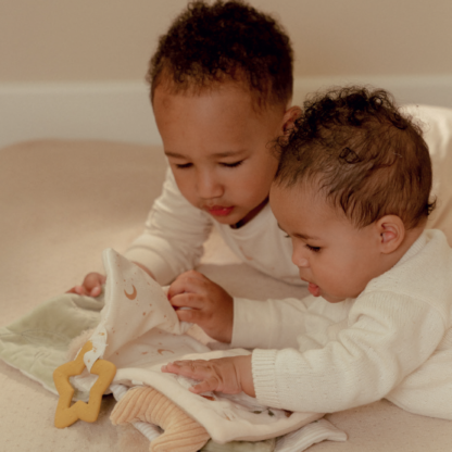 Little Dutch Książeczka aktywizująca Newborn Naturals - obrazek 12