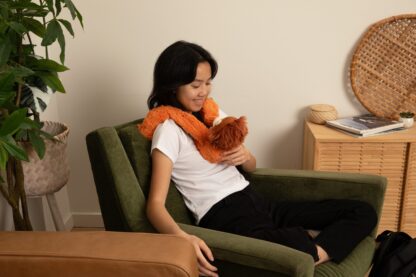 Hugimals Pluszak obciążeniowy Orangutan Ollie - obrazek 8