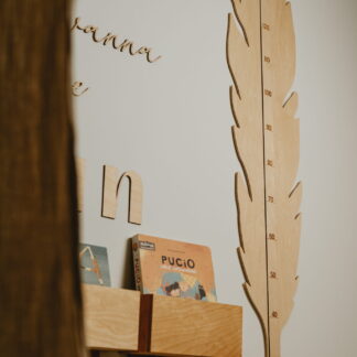 Drewniakowa Miarka wzrostu piórko dekoracja do pokoju dziecięcego