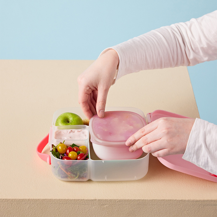 B.box Silikonowy pojemnik z pokrywką do lunchboxa Berry - obrazek 5